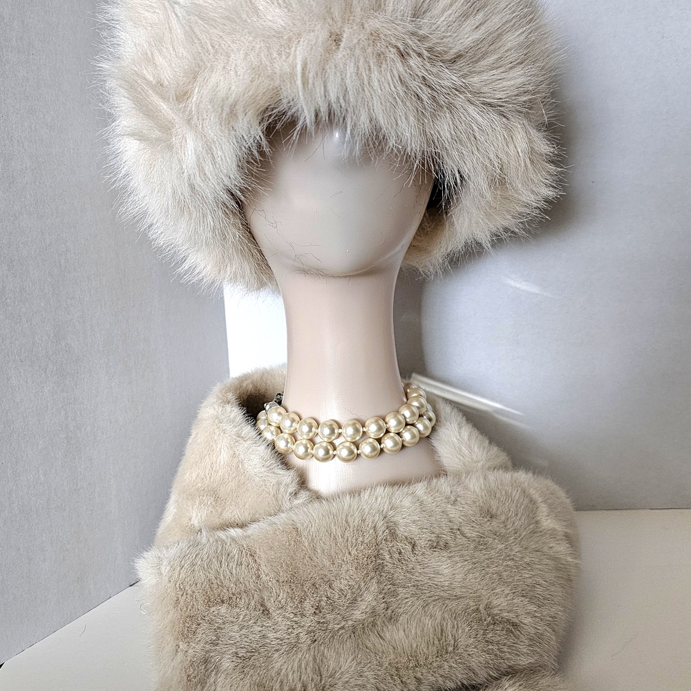 Elegant Faux Fur Hat and Scarf Set - Cream